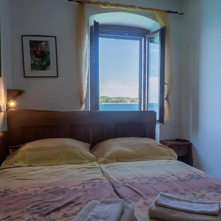 Apartment In Mit Terrasse Und Meerblick Rovinj